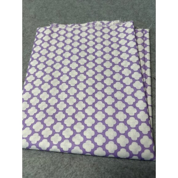 Purple & White Quatrefoil Cotton Fabric 14x44" for Quilting & Crafts - Picture 2 of 6